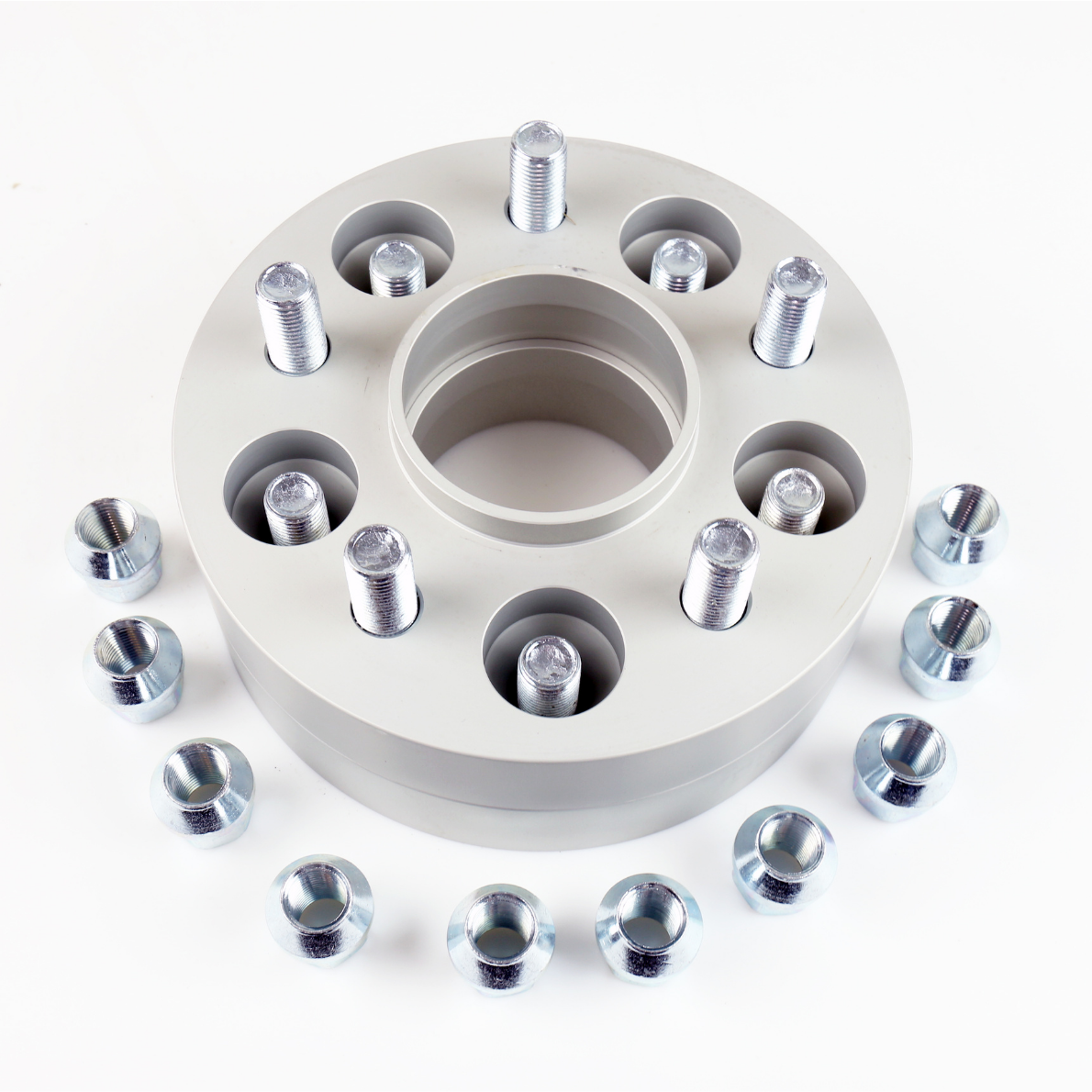 Separador de rueda Ford Ranger de 30 mm y bulones, producto completo sobre fondo blanco