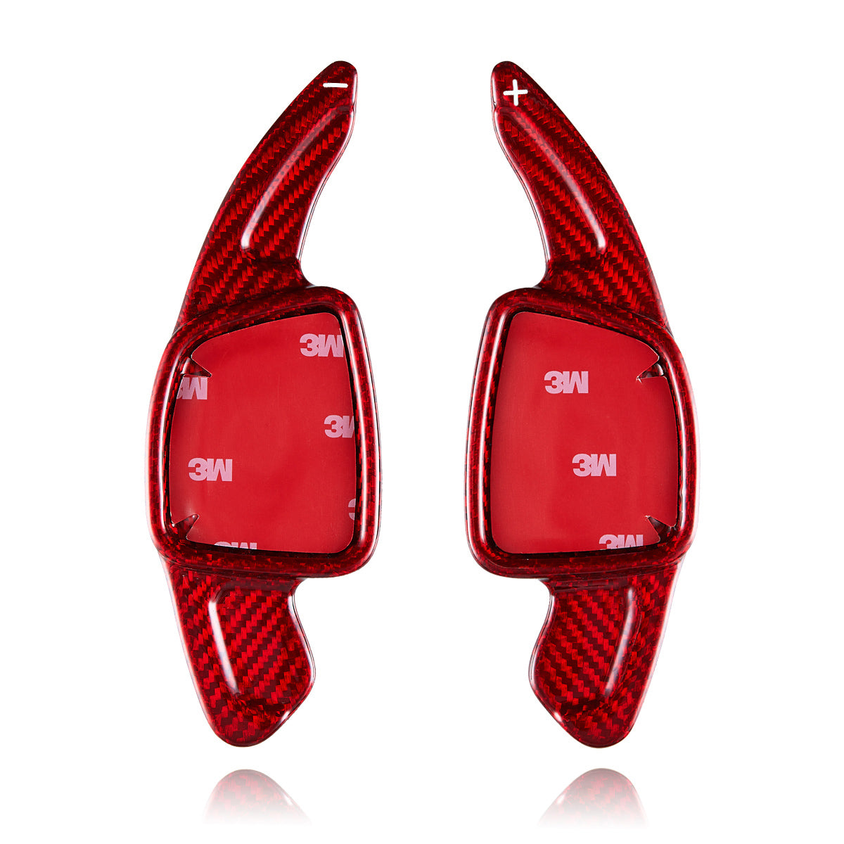 Extensores de levas Audi en rojo y fibra de carbono, producto sobre fondo blanco